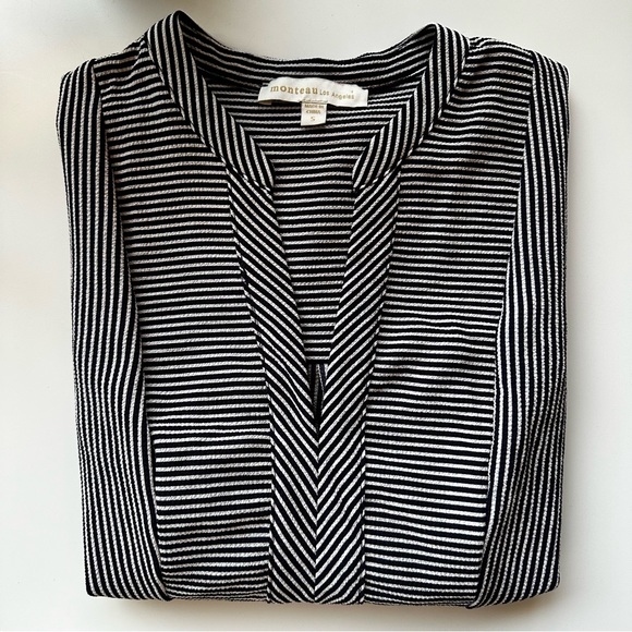 Striped Peplum Top - Picture 3 of 4
